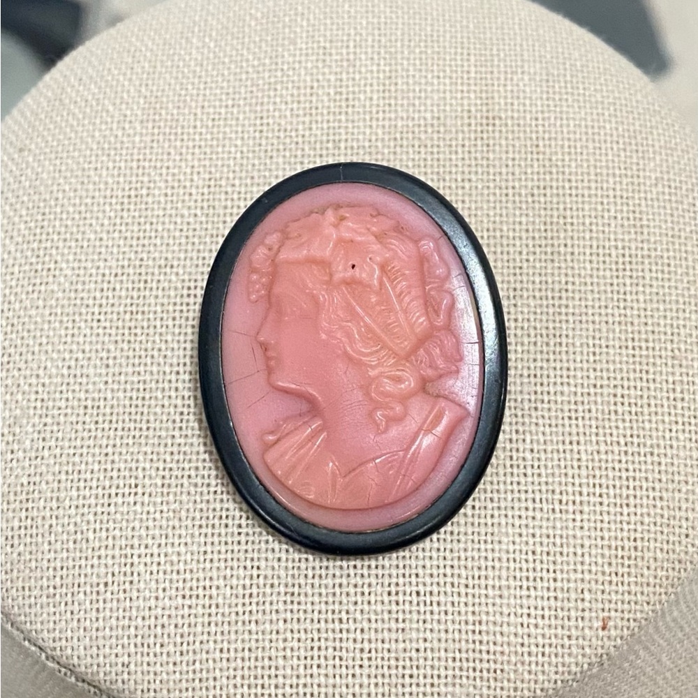 Antique Pink Cameo Old Oval Brooch
Pin With C Clasp
